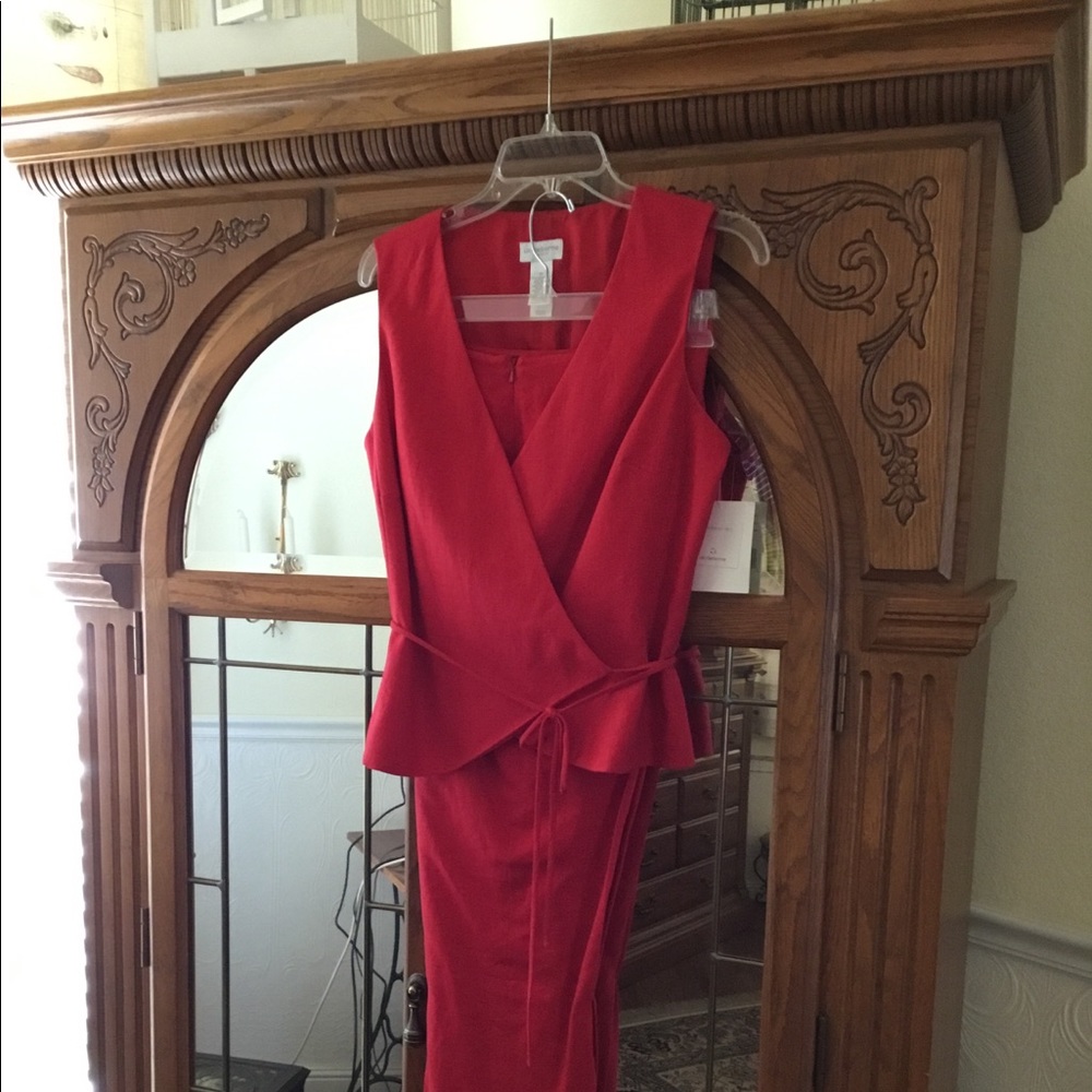 New with tag, 2 piece pant suit